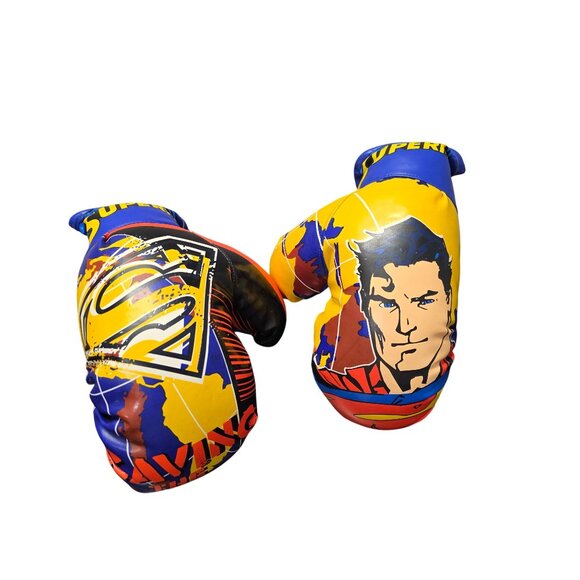 DC Comics Superman Kid Vintage Boxing Gloves - Picture 2 of 10